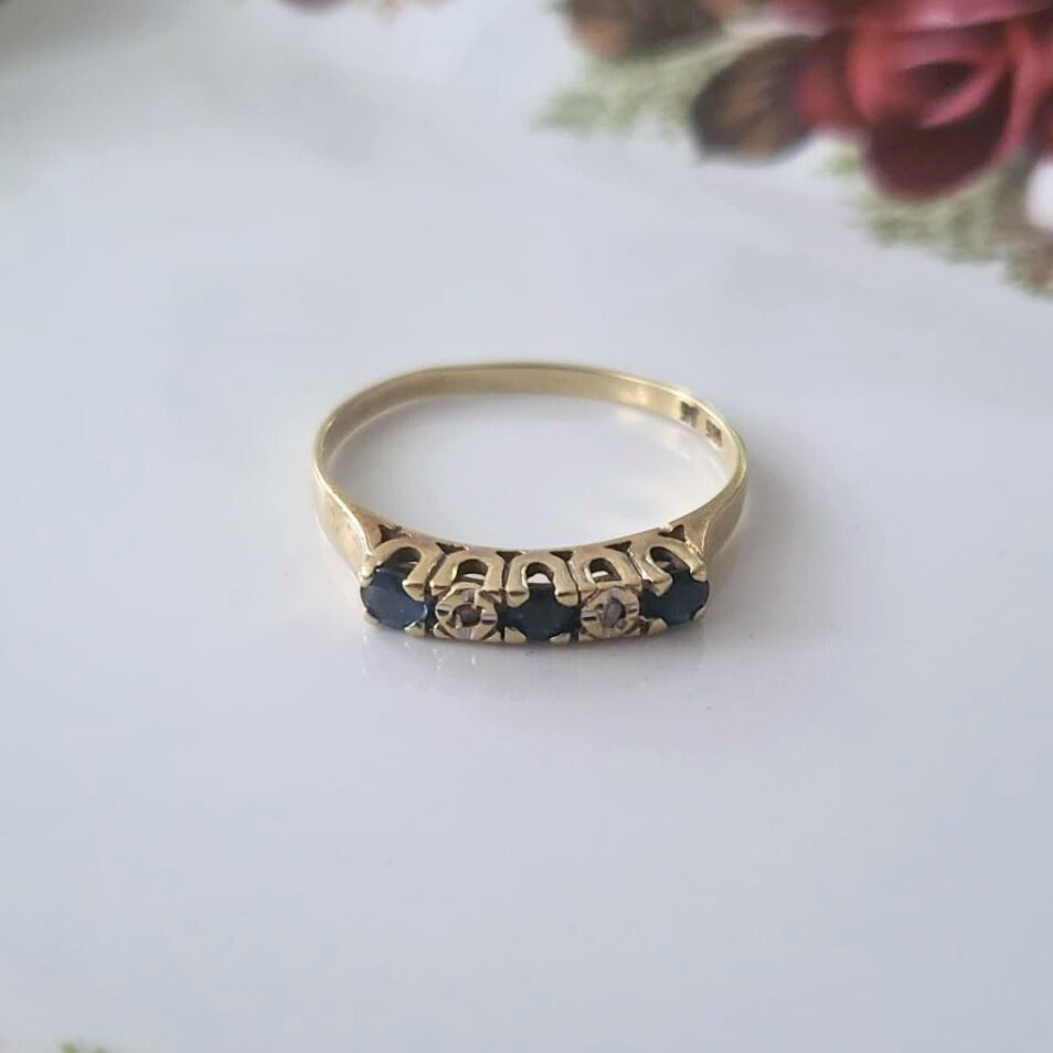 Vintage 14k gold ring with sapphire and diamonds