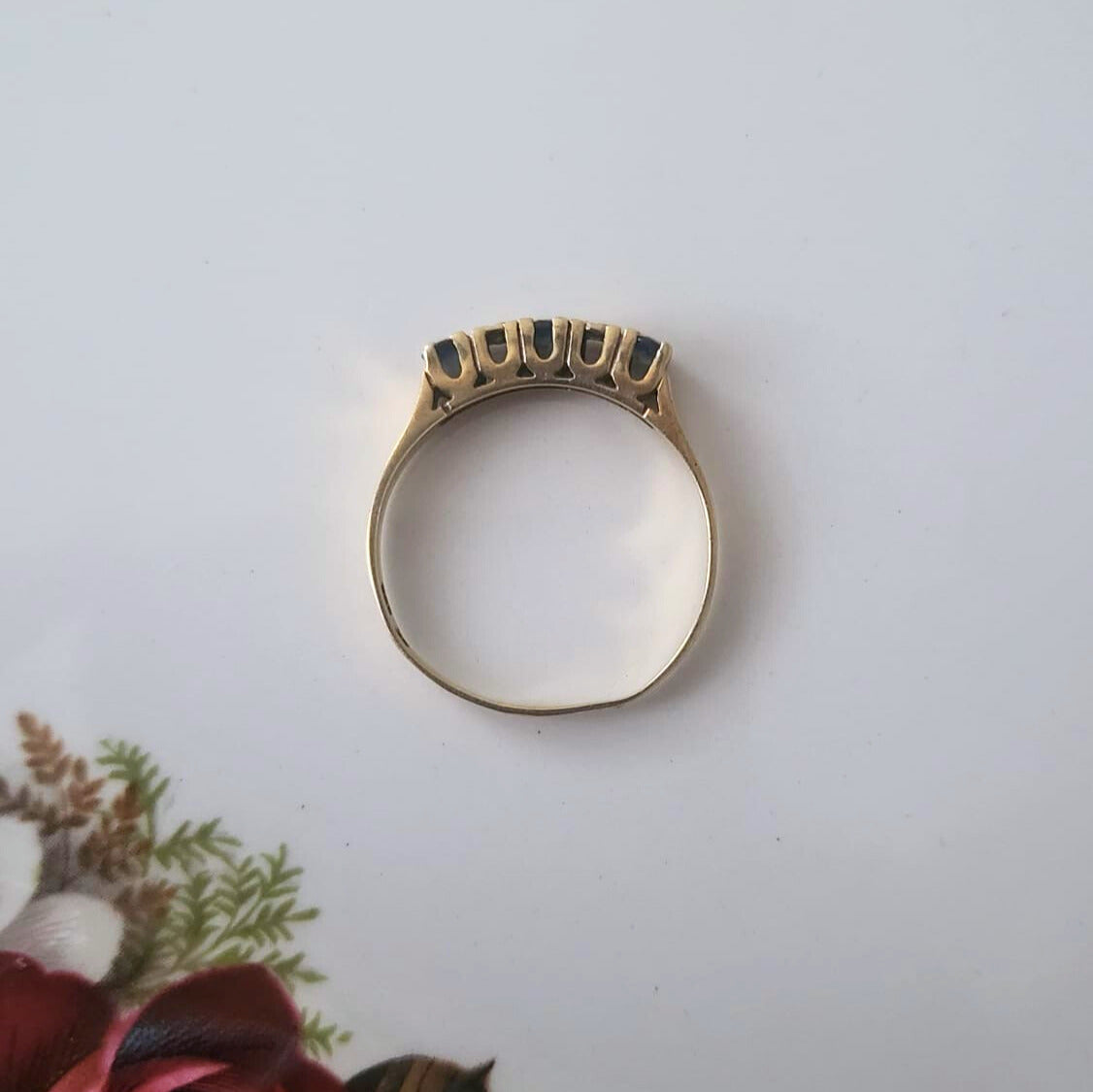 Vintage 14k gold ring with sapphire and diamonds