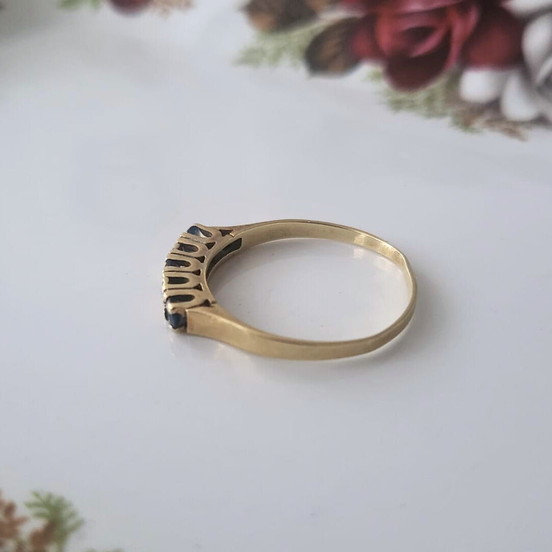 Vintage 14k gold ring with sapphire and diamonds
