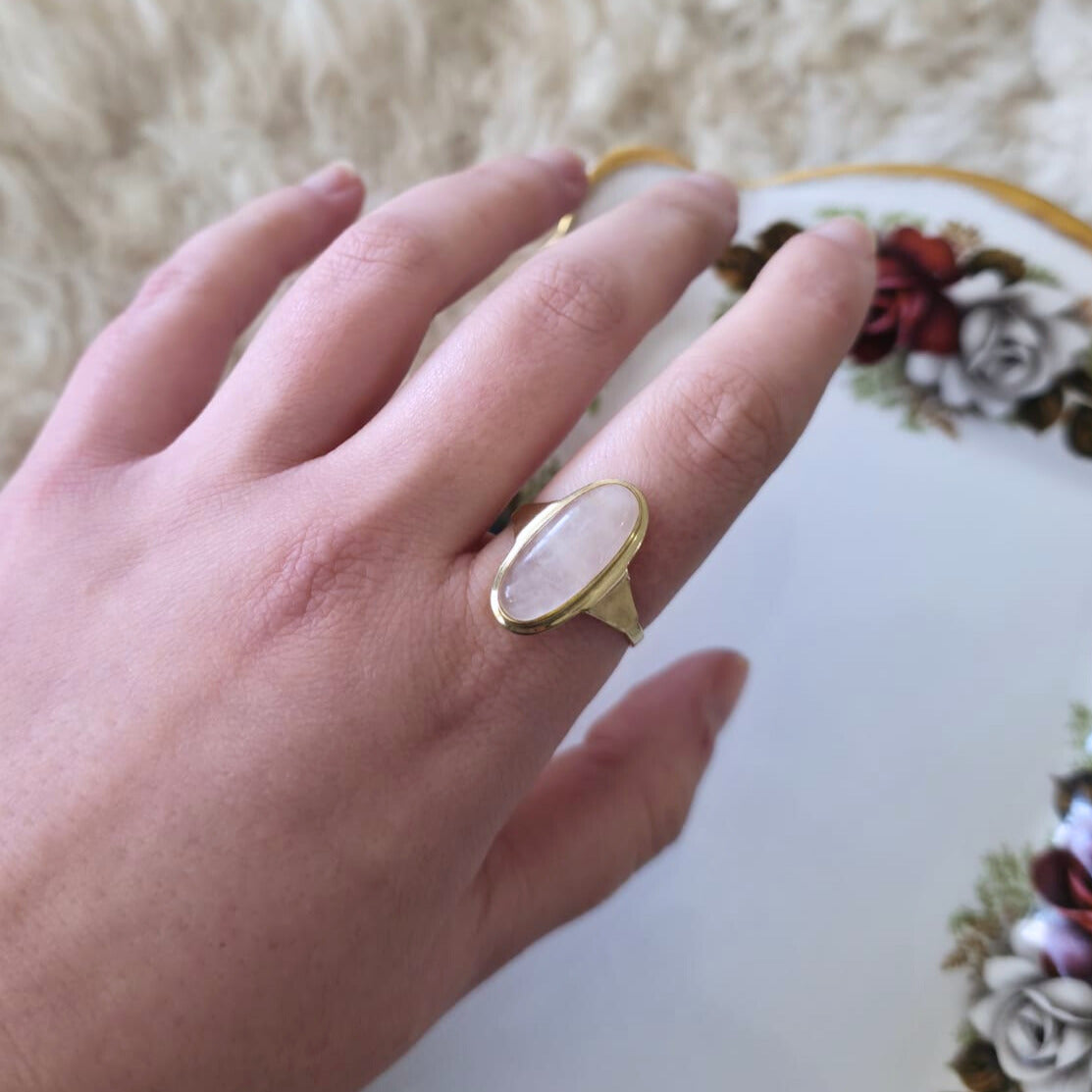 Vintage 14k gold ring with rose quartz