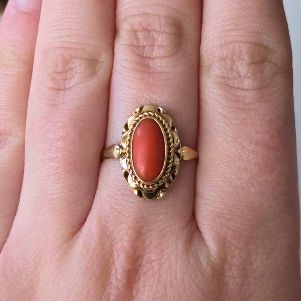 Vintage 14k gold ring with red coral