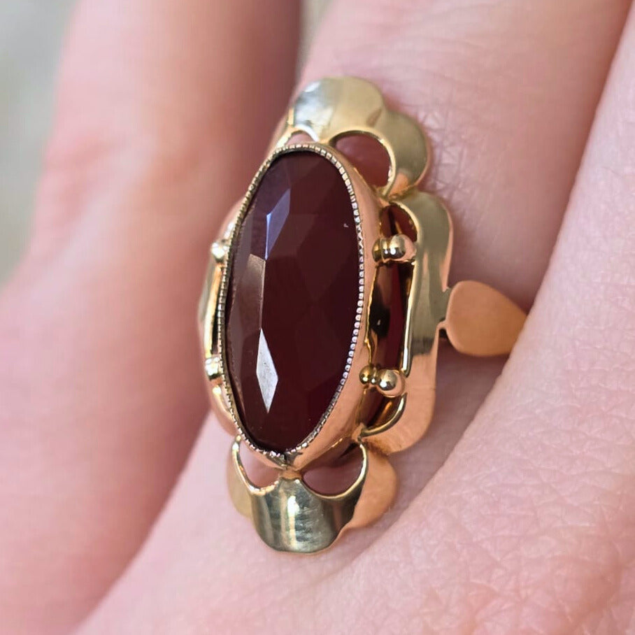 Vintage 14k gold ring with carnelian