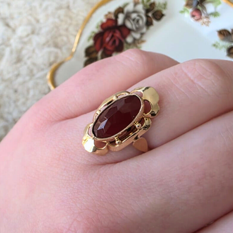 Vintage 14k gold ring with carnelian