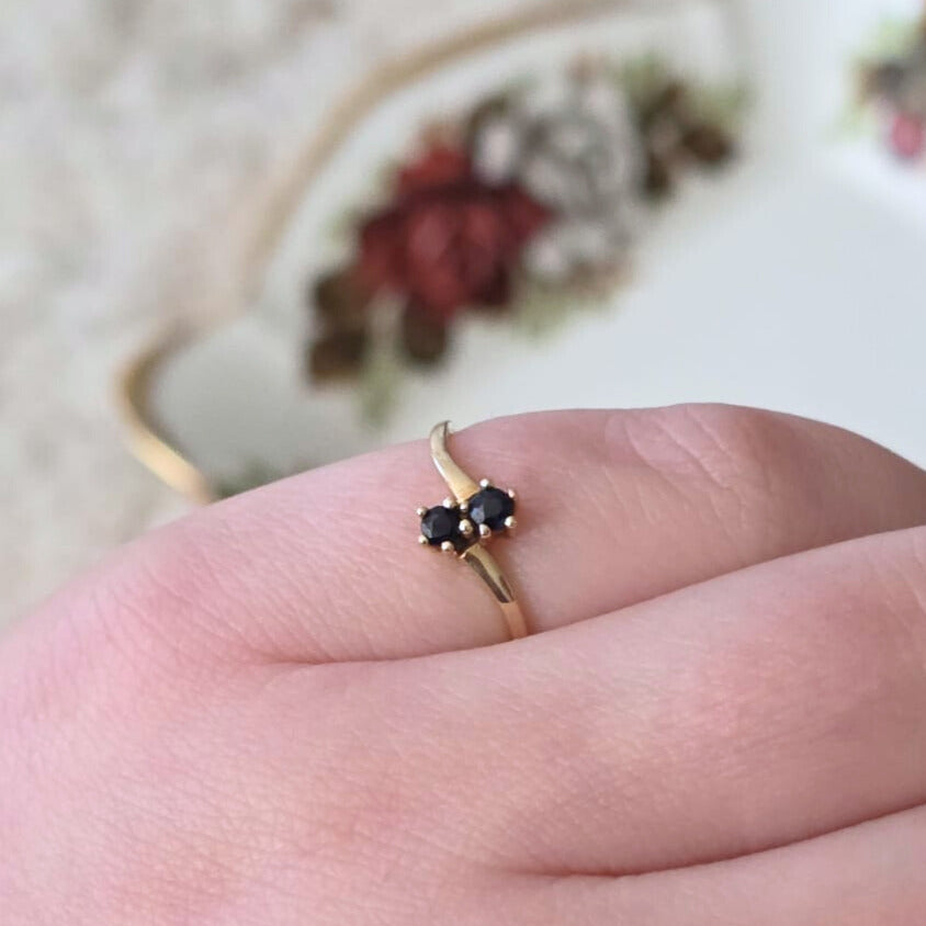 Vintage 14k gold (pink) ring with sapphires