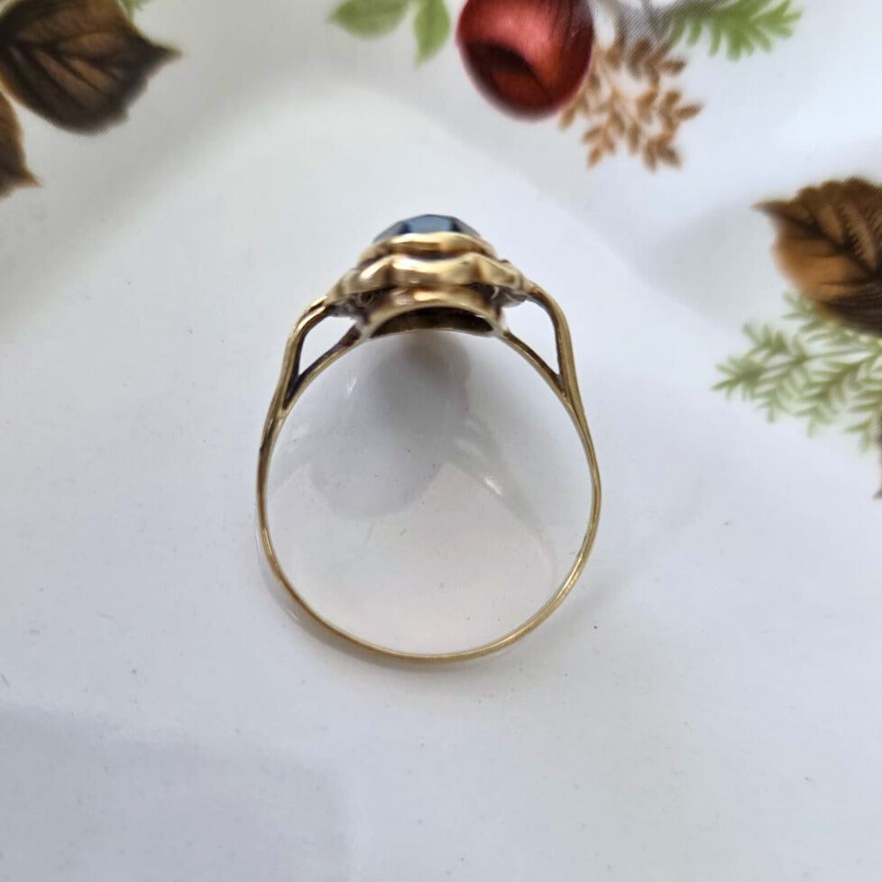Vintage 14k gold ring with hematite