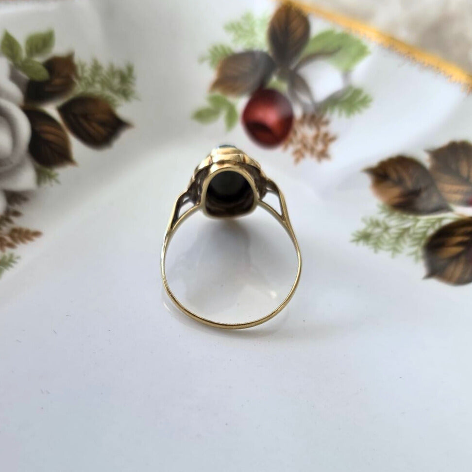 Vintage 14k gold ring with hematite