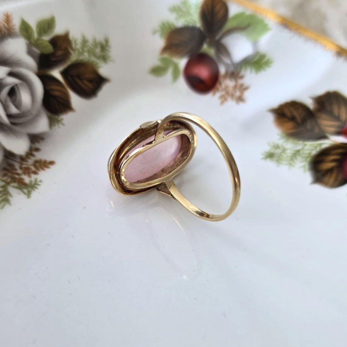 Vintage 14k gold ring with rose quartz