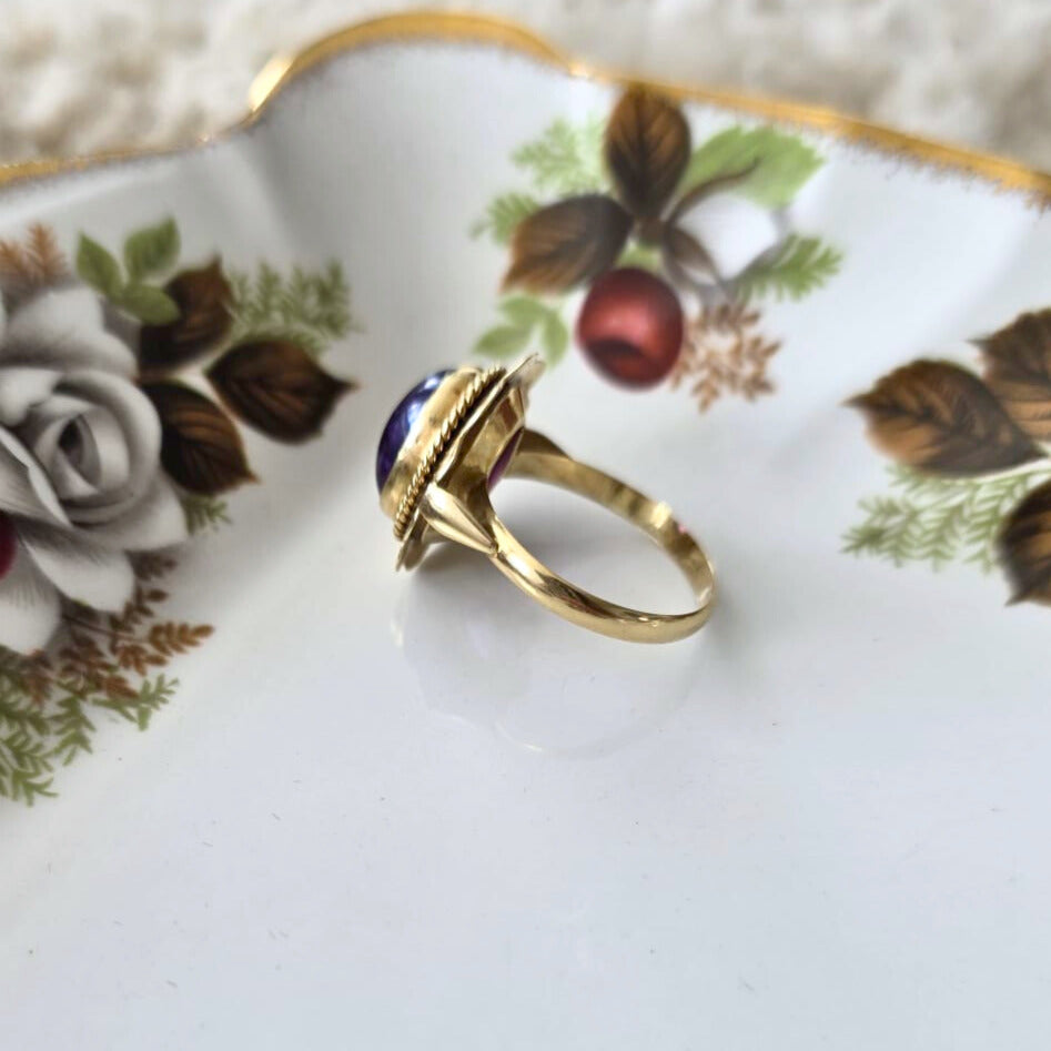 Vintage 14k gold ring with amethyst flower