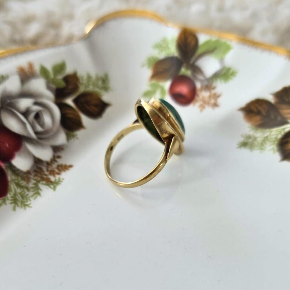 Vintage 14k gold ring with malachite