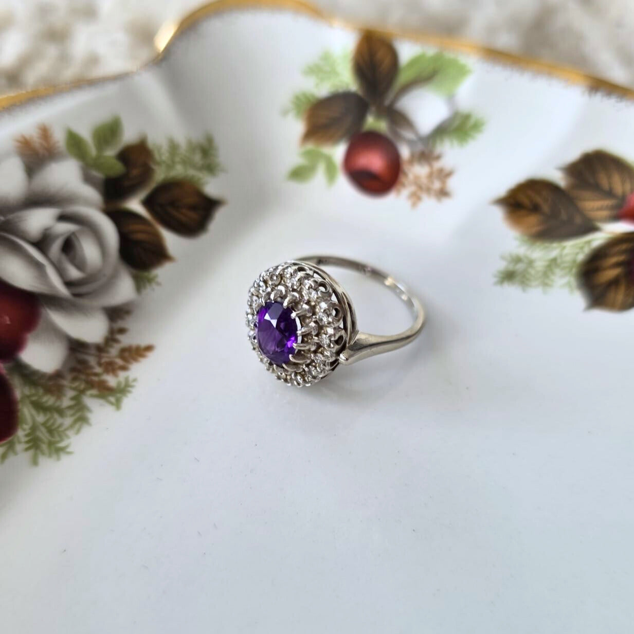 Vintage 14k white gold ring with amethyst and diamond
