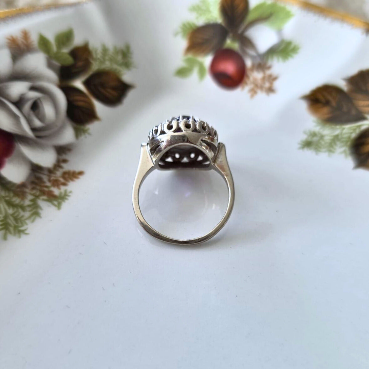 Vintage 14k white gold ring with amethyst and diamond