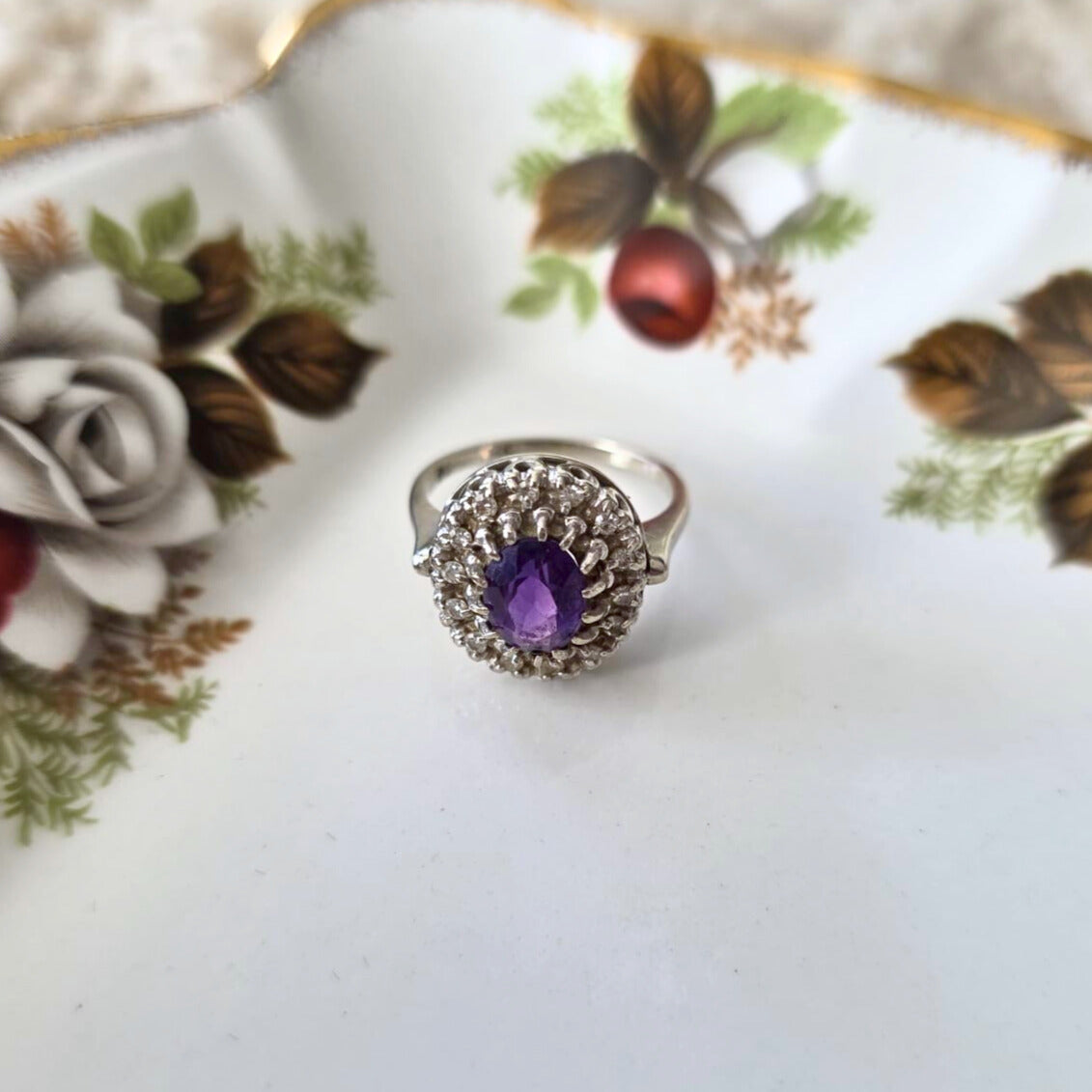 Vintage 14k white gold ring with amethyst and diamond