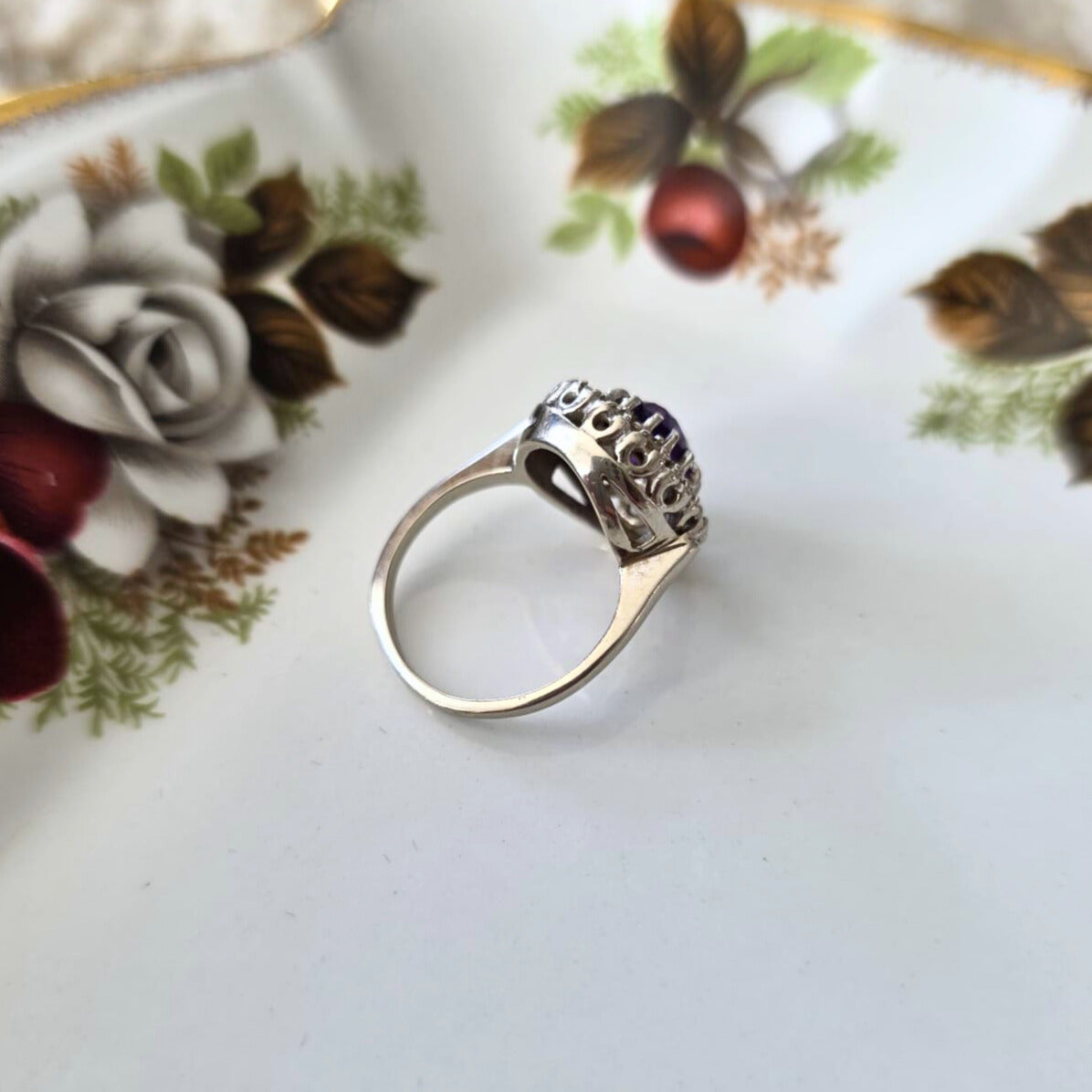 Vintage 14k white gold ring with amethyst and diamond