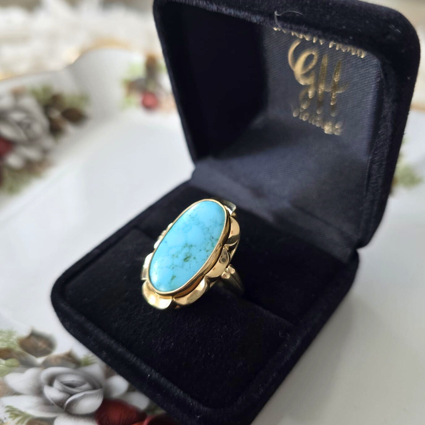 Vintage 14k gold statement ring with turquoise