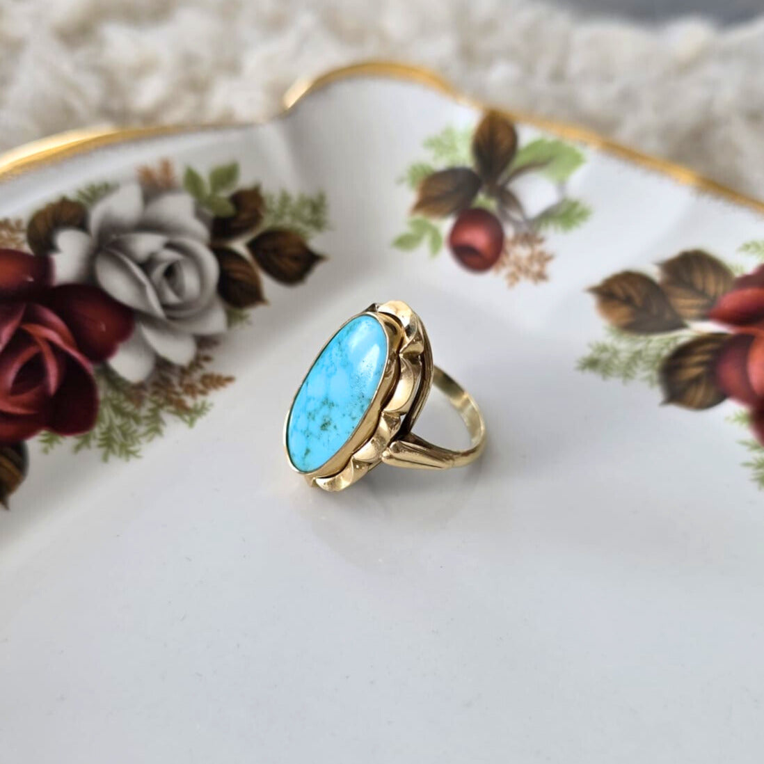 Vintage 14k gold statement ring with turquoise