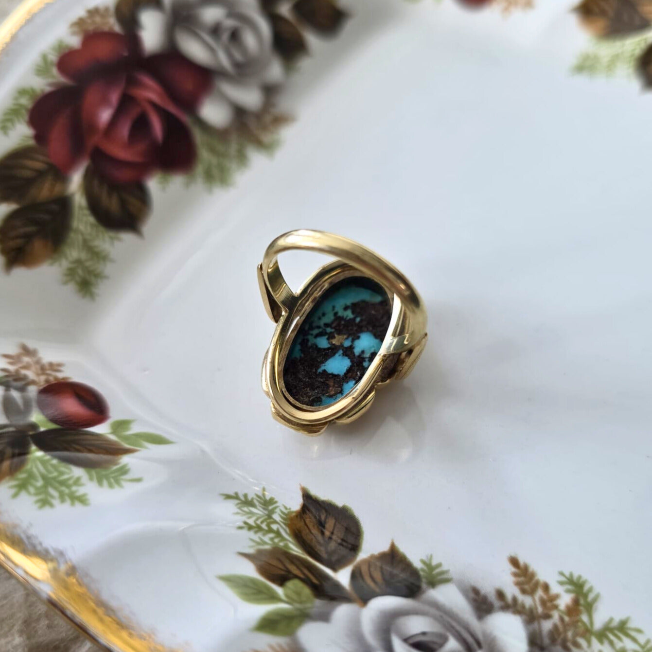 Vintage 14k gold statement ring with turquoise