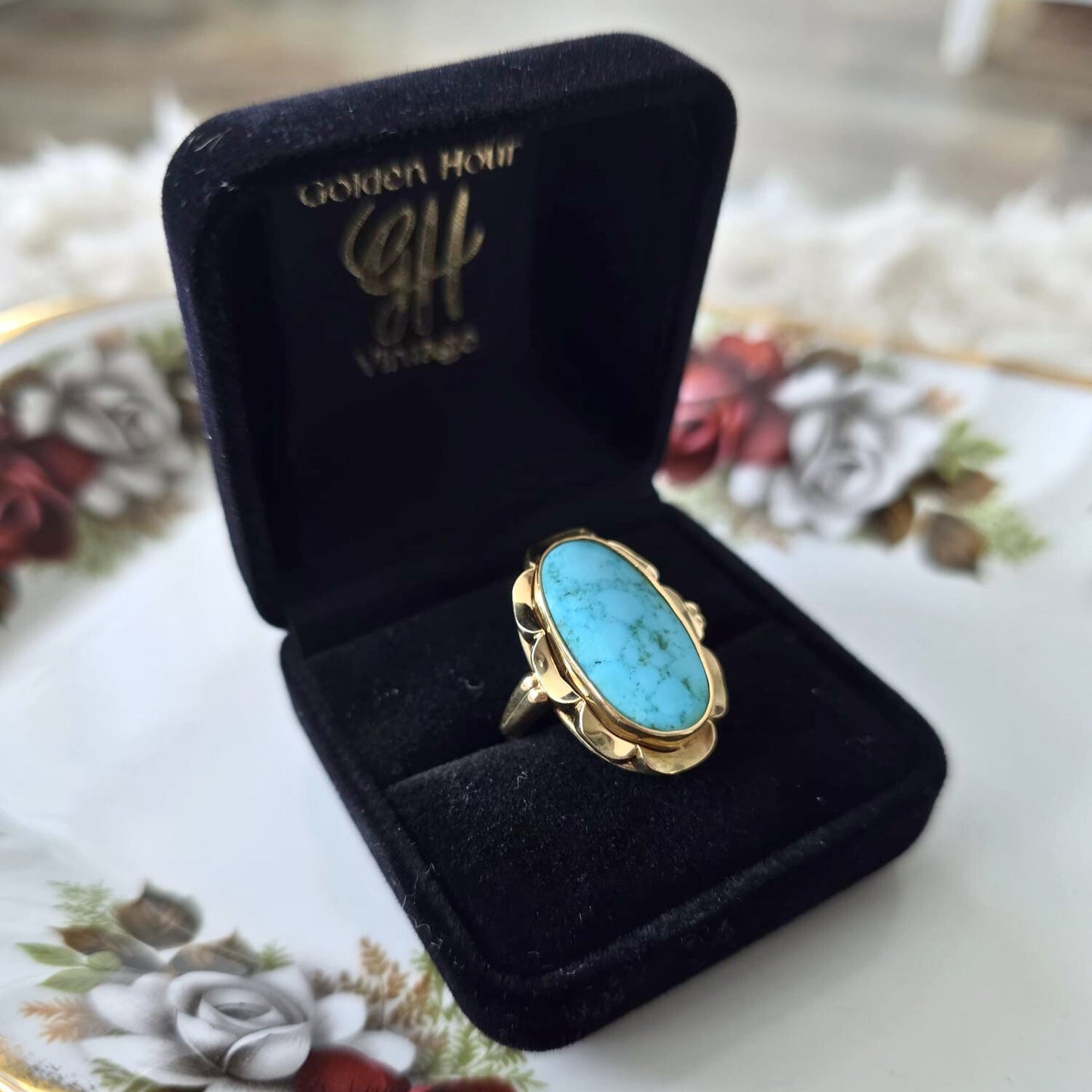 Vintage 14k gold statement ring with turquoise