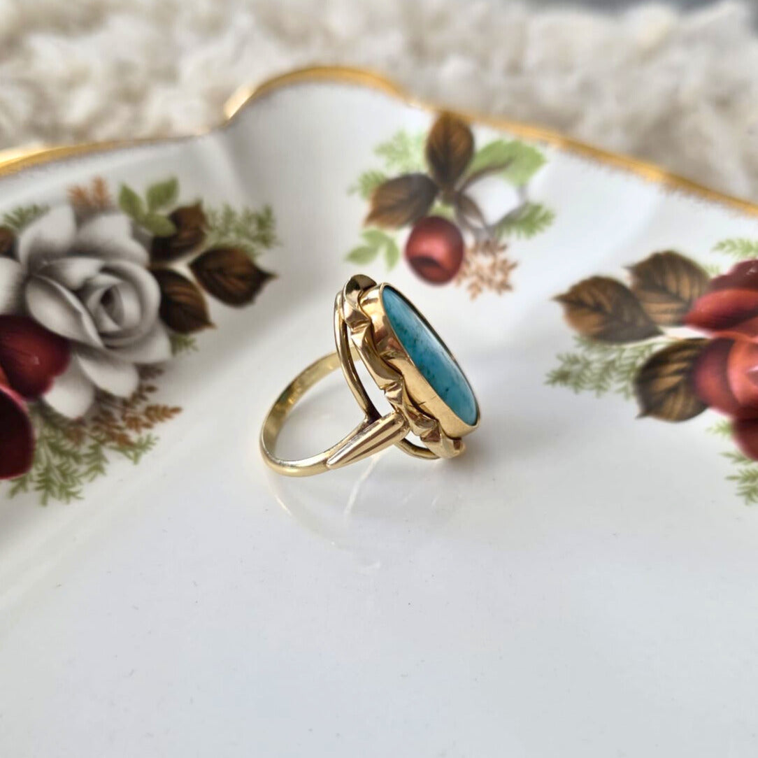 Vintage 14k gold statement ring with turquoise
