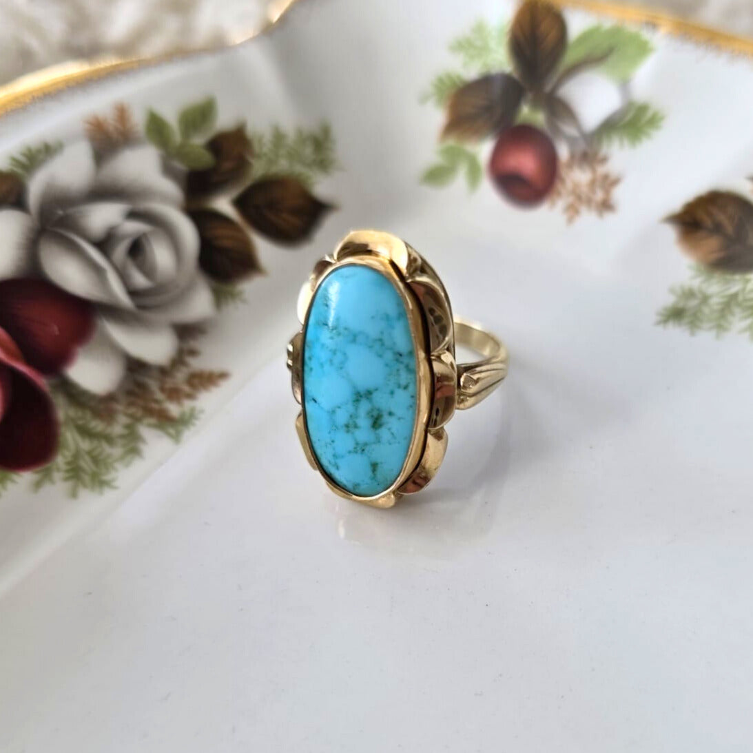 Vintage 14k gold statement ring with turquoise
