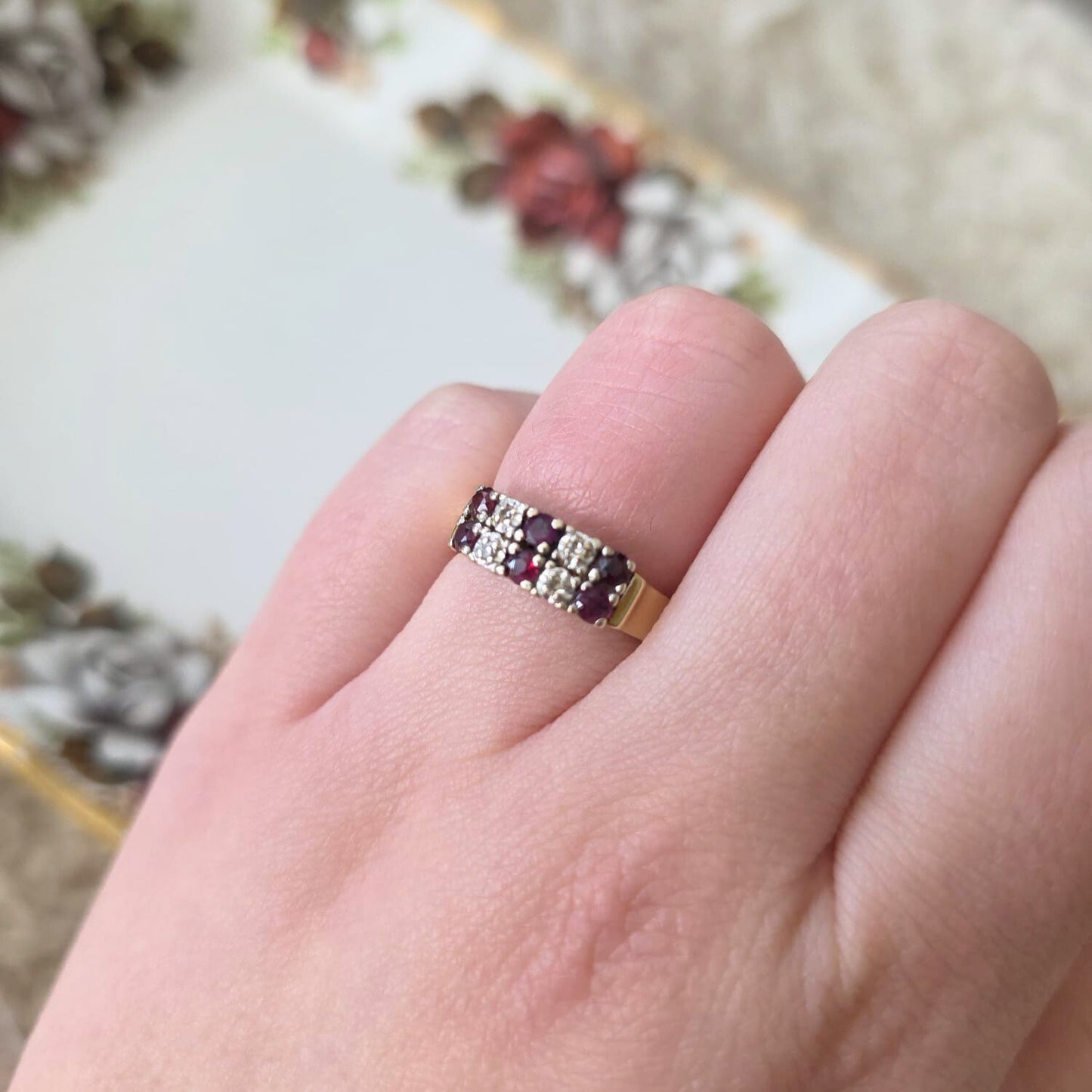 Vintage 14k gold ring with garnet and diamond