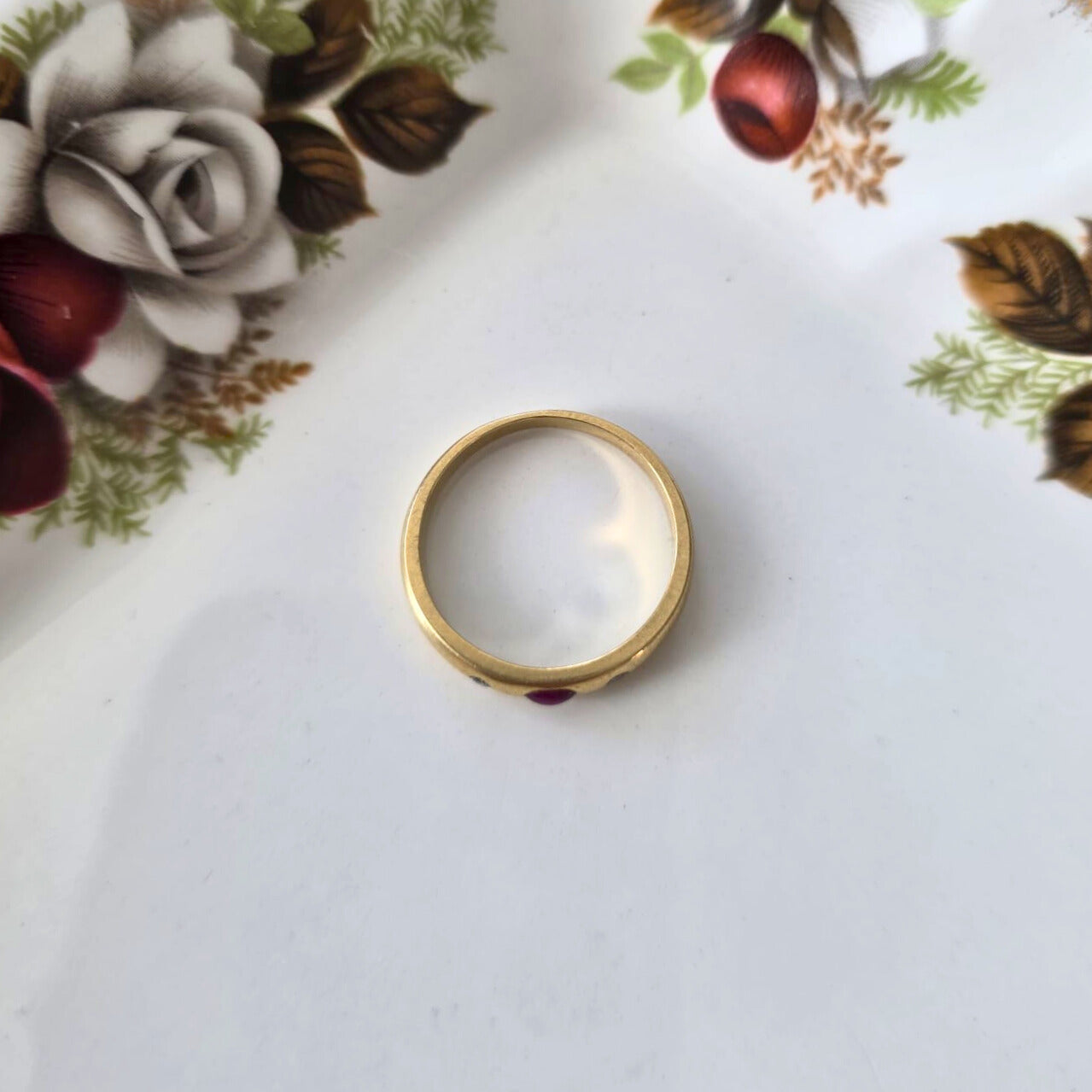 Vintage 18k gold ring with ruby and diamond