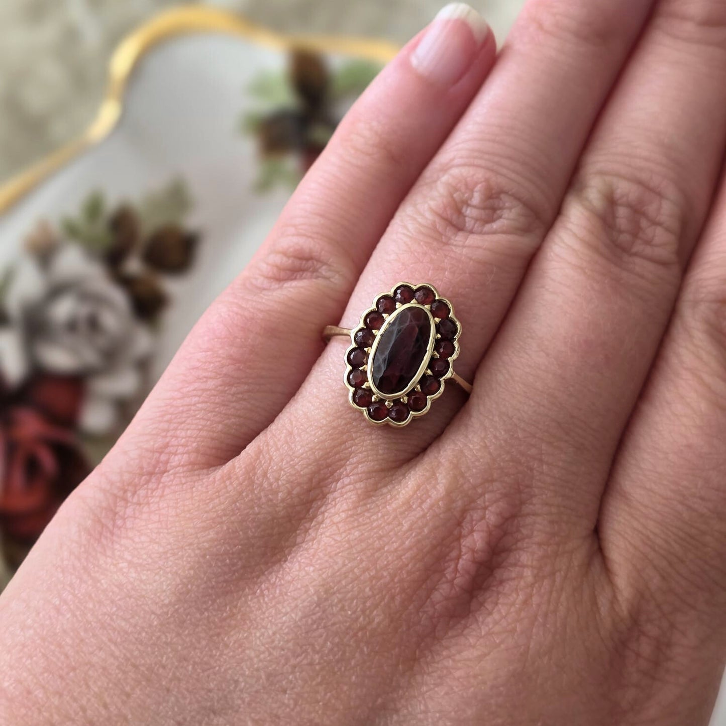 Vintage 8k ring met granaat
