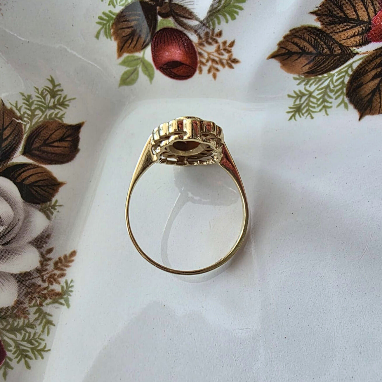 Vintage 8k ring met granaat