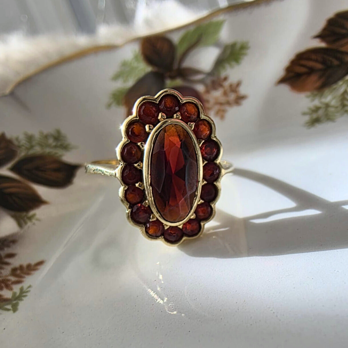 Vintage 8k ring met granaat