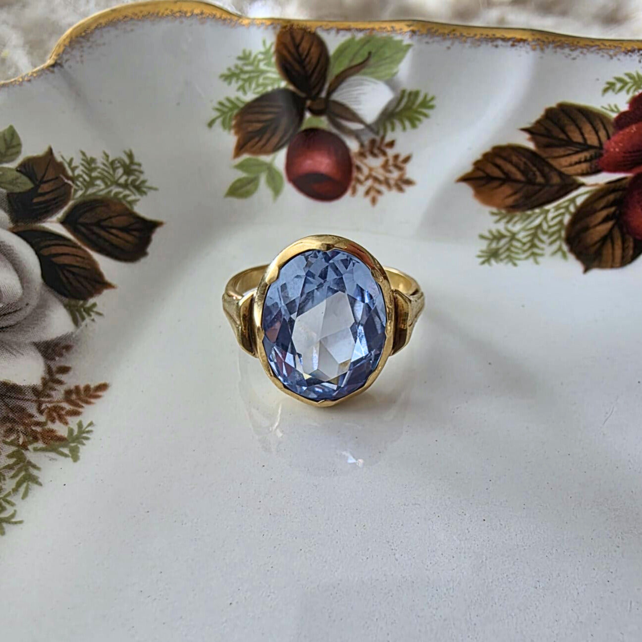 Vintage 14k gold ring with topaz