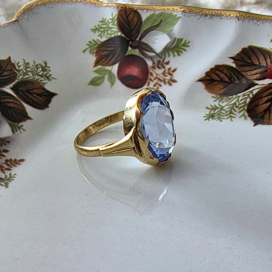 Vintage 14k gold ring with topaz