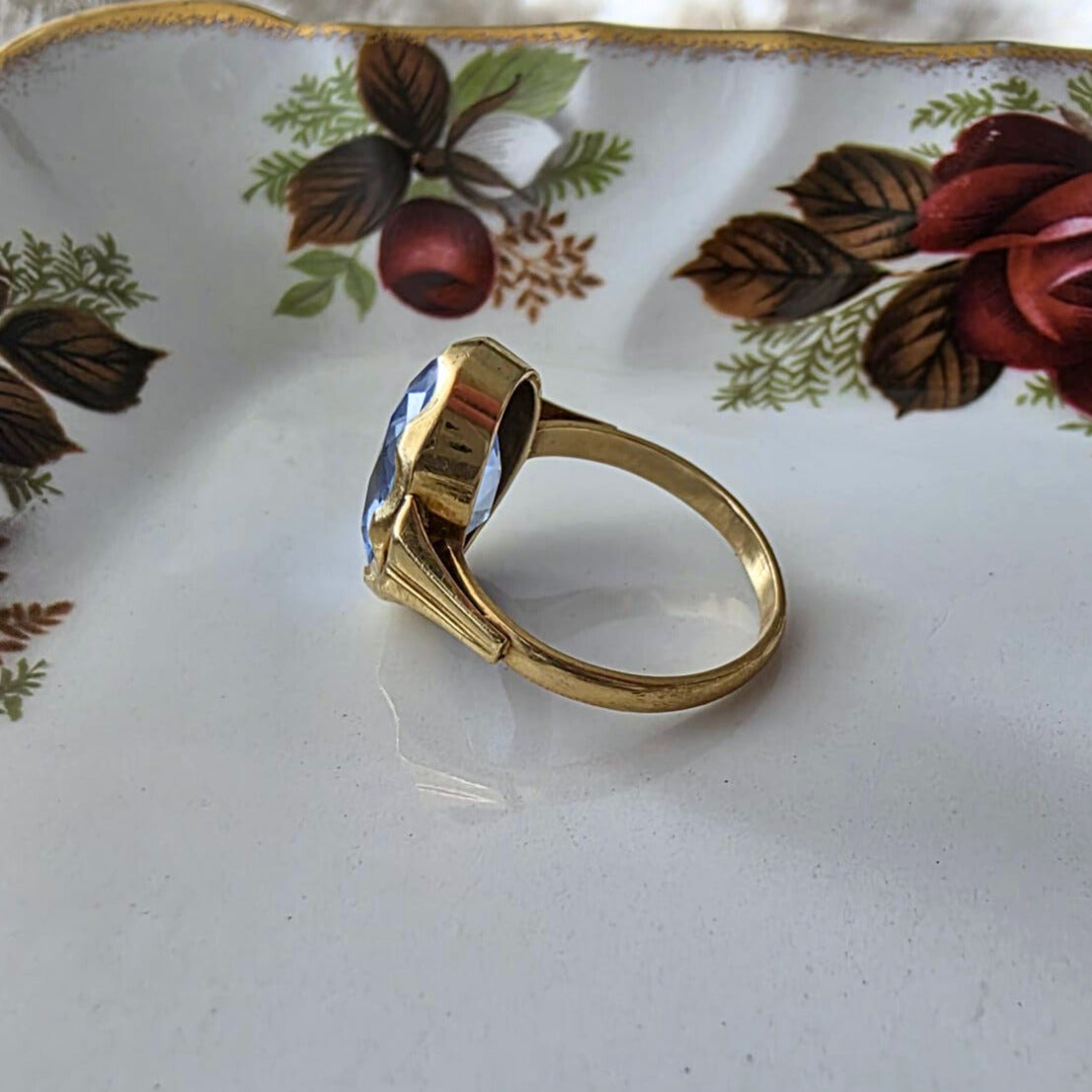 Vintage 14k gold ring with topaz