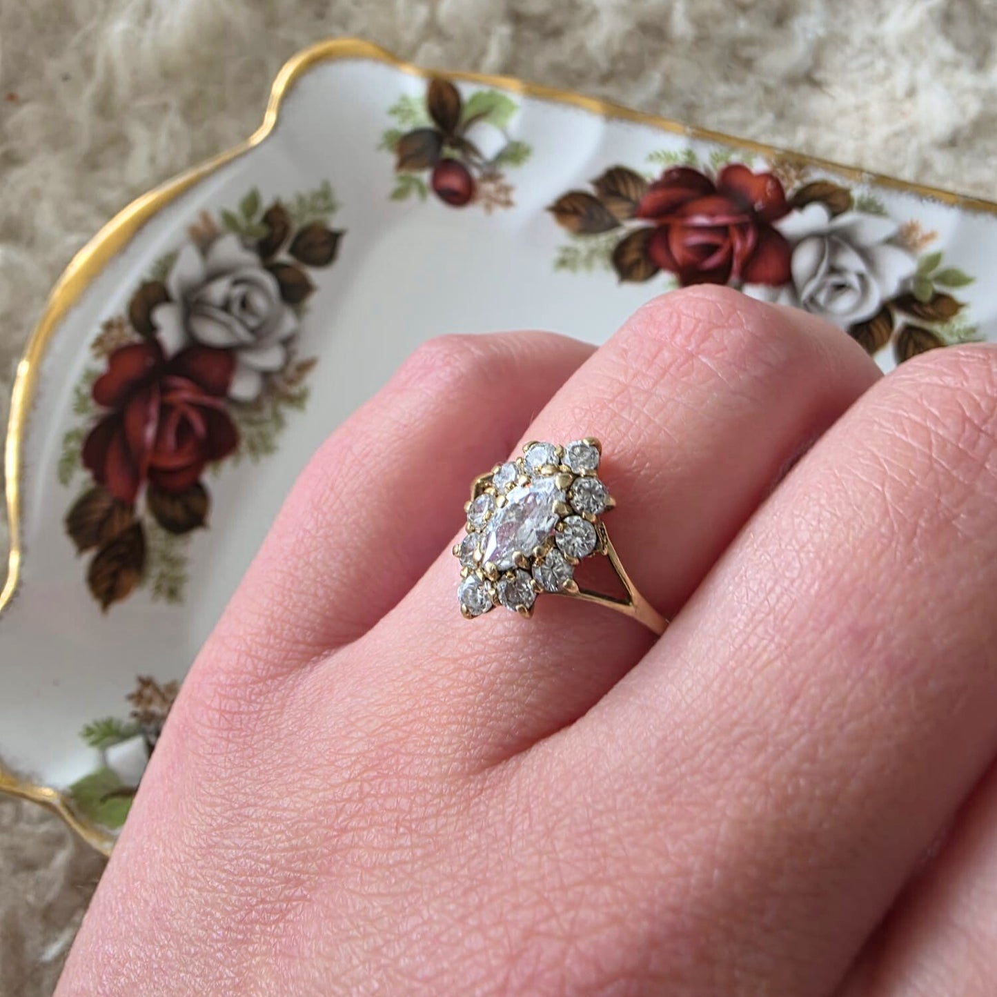 Vintage 14k gold ring with white quartz