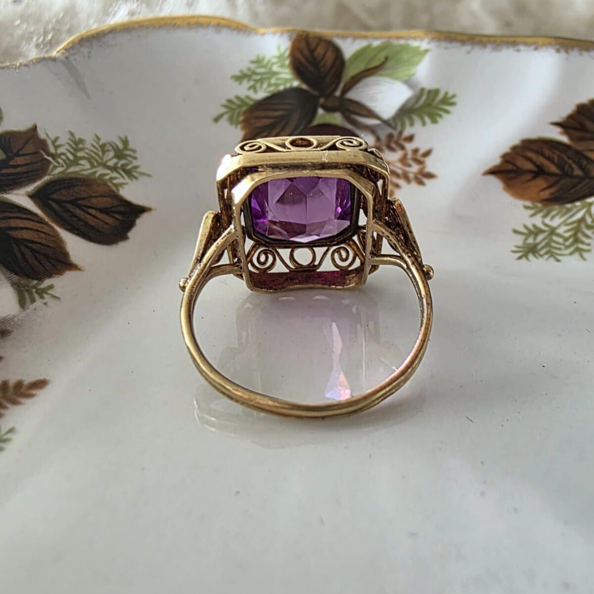 Vintage 14k gold ring with alexandrite filigree