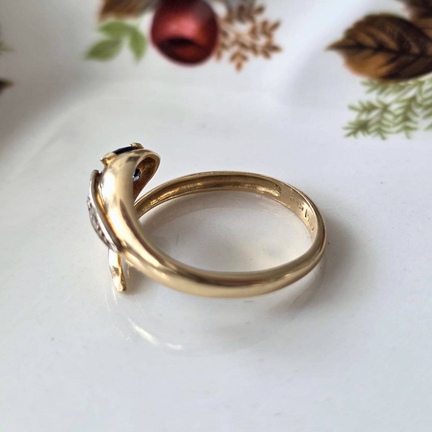 Vintage 14k gouden slang ring met saffier en diamant