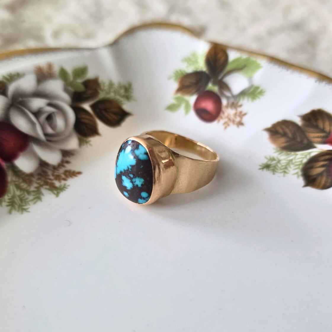 Vintage 14k rose gold ring with turquoise