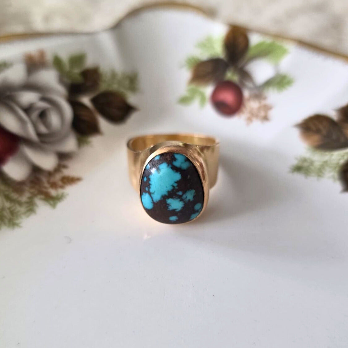 Vintage 14k rose gold ring with turquoise