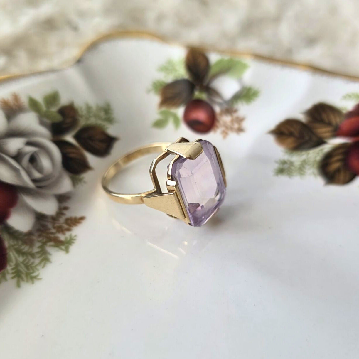 Vintage 14k gold ring with kunzite