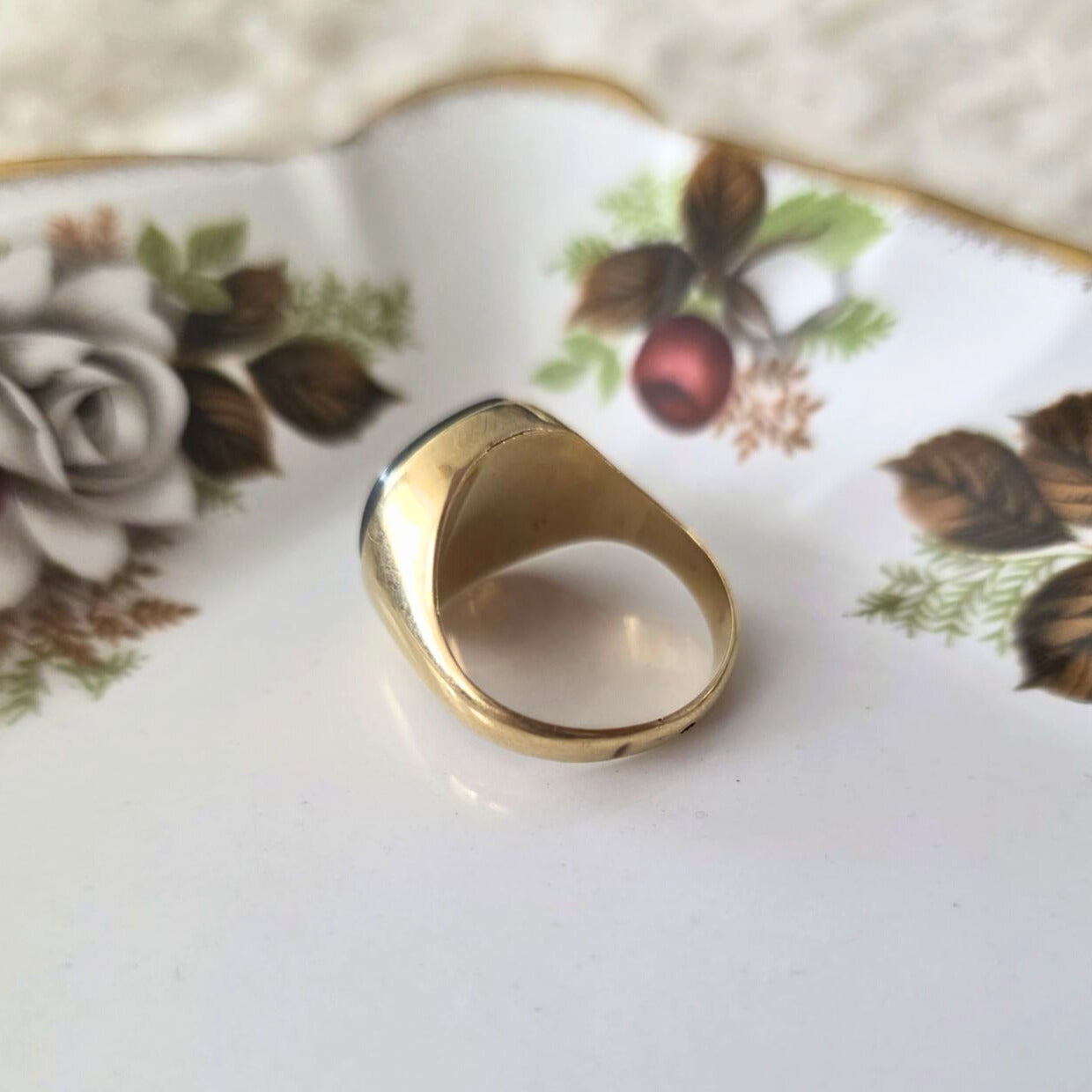 Vintage 14k gold signet ring with hematite intaglio