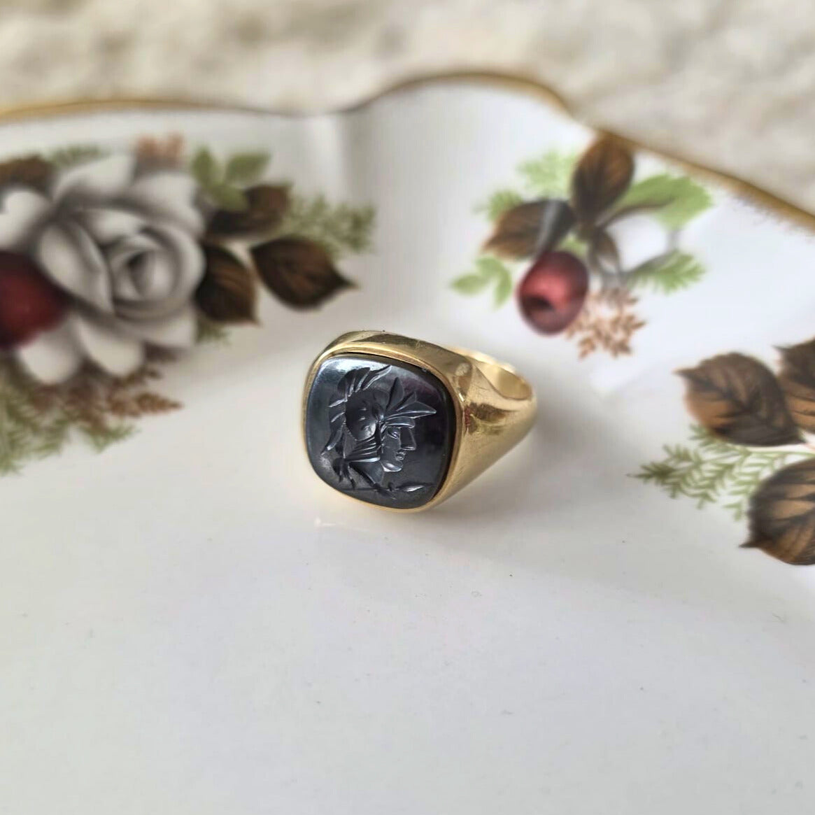 Vintage 14k gold signet ring with hematite intaglio