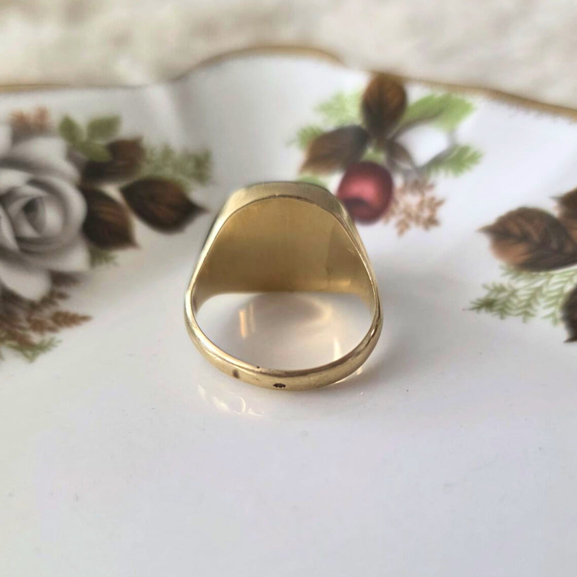 Vintage 14k gold signet ring with hematite intaglio