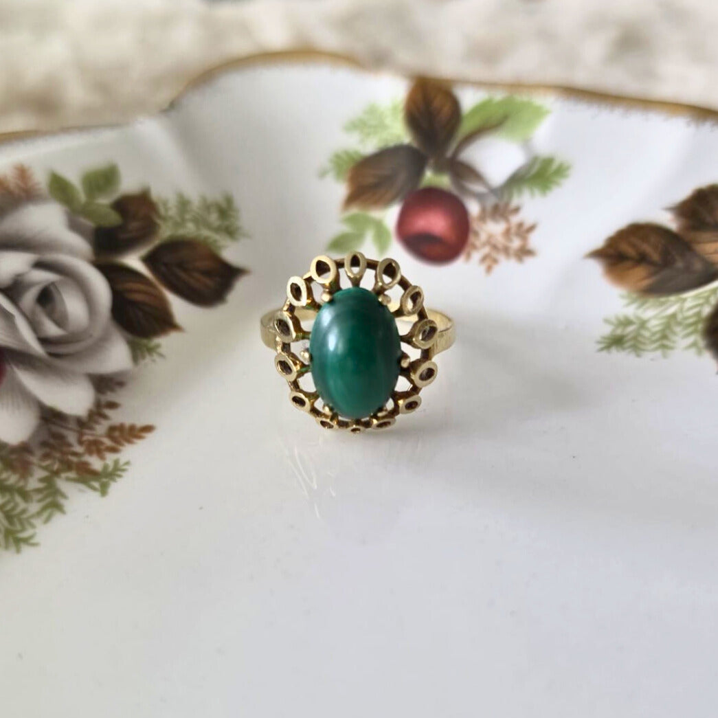 Vintage 14k gold ring with malachite