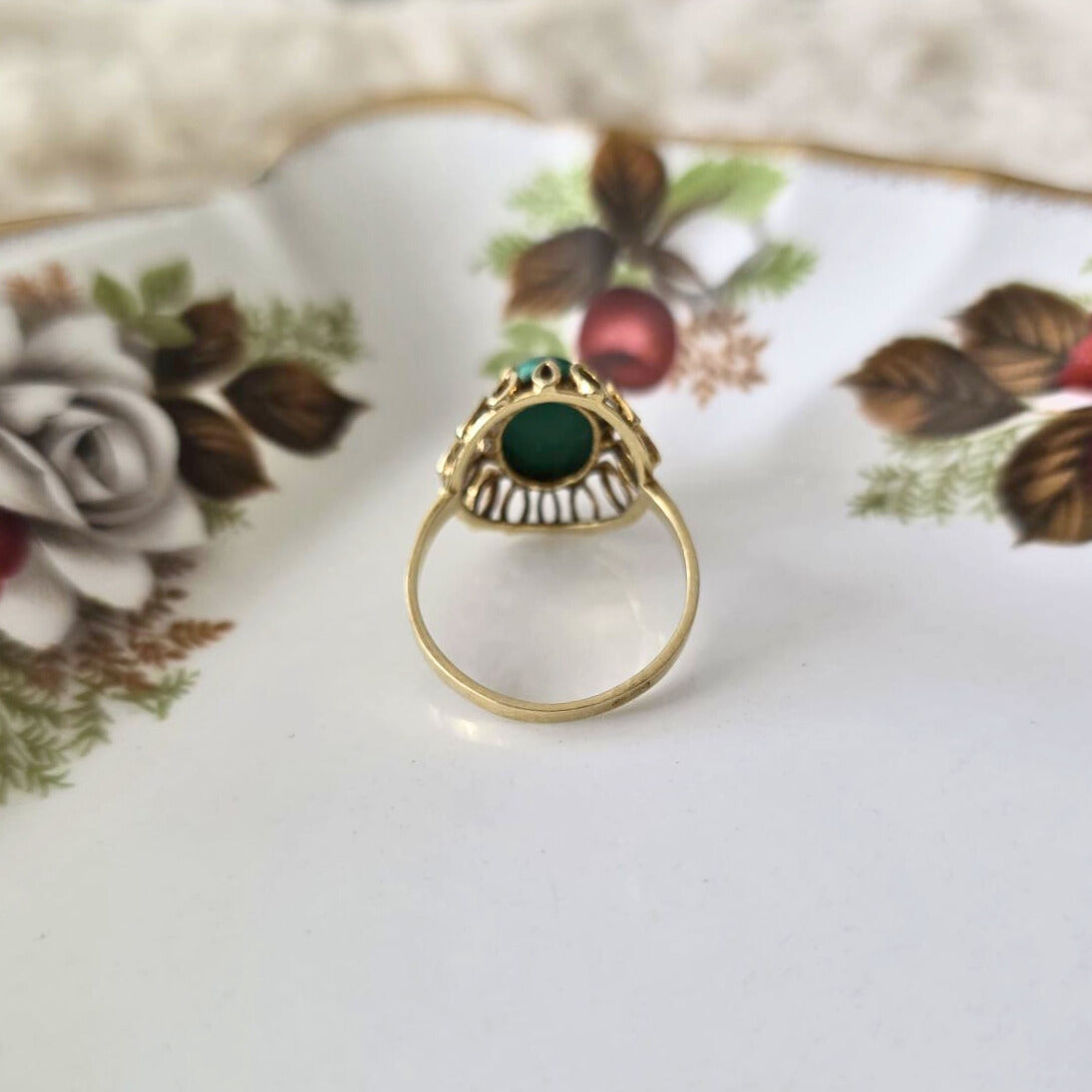 Vintage 14k gold ring with malachite