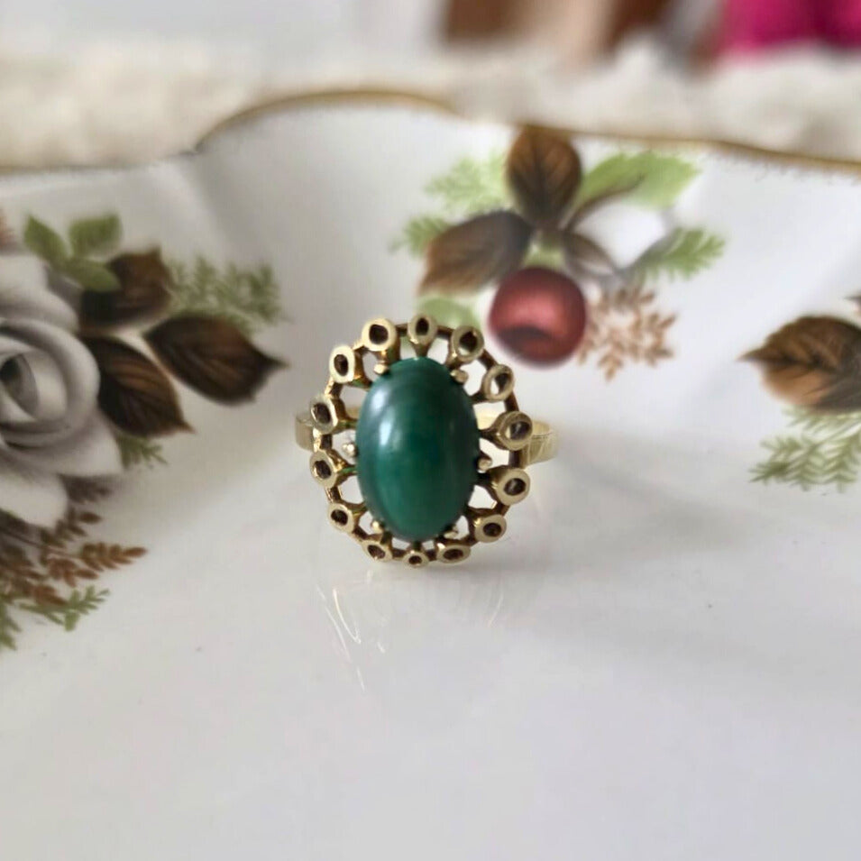 Vintage 14k gold ring with malachite