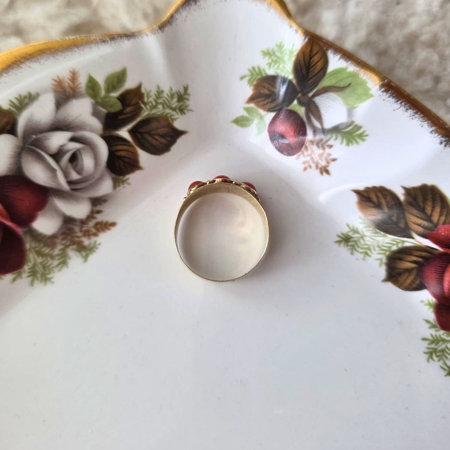 Vintage 14k gouden ring met bloedkoraal