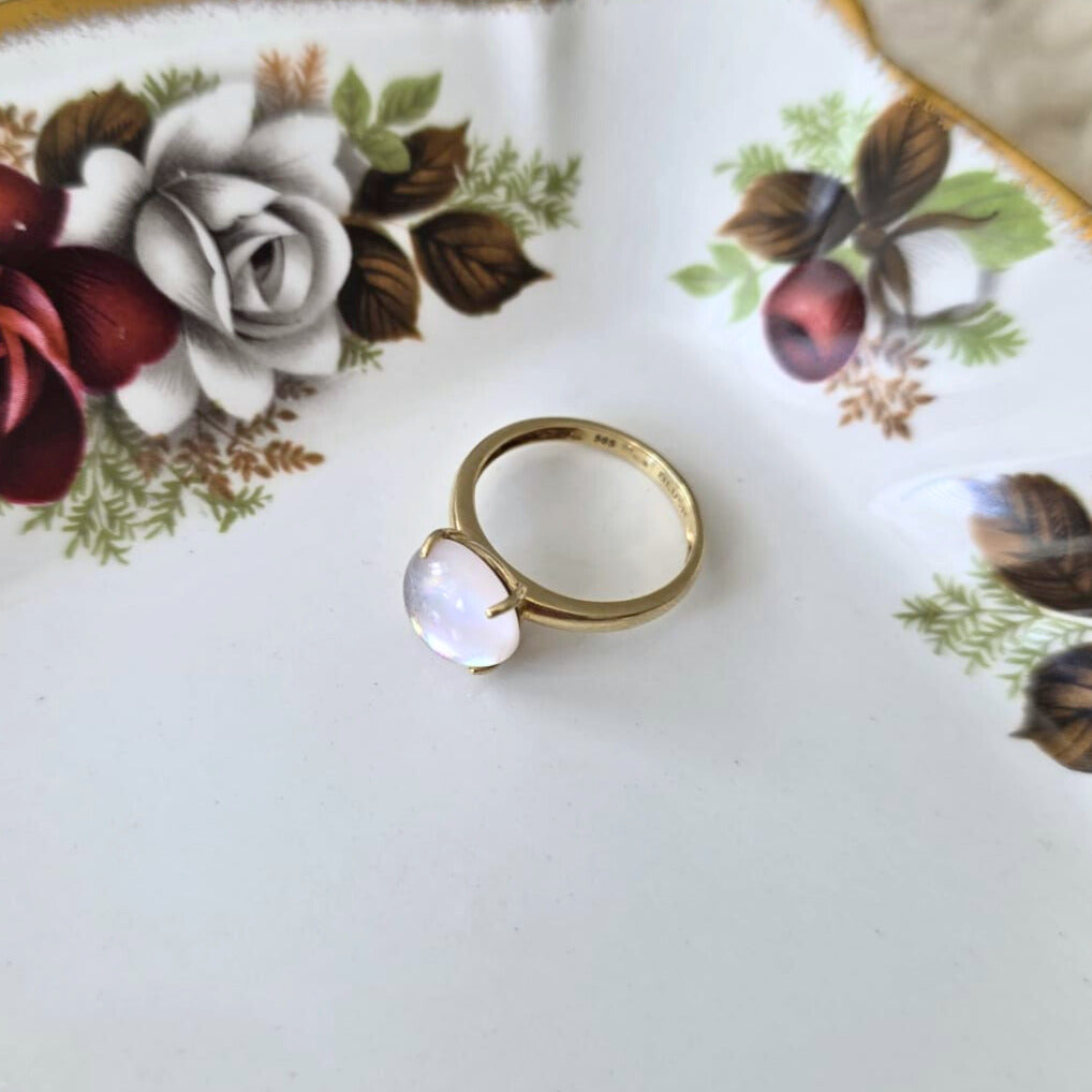 Pre-owned 14k gold ring with moonstone