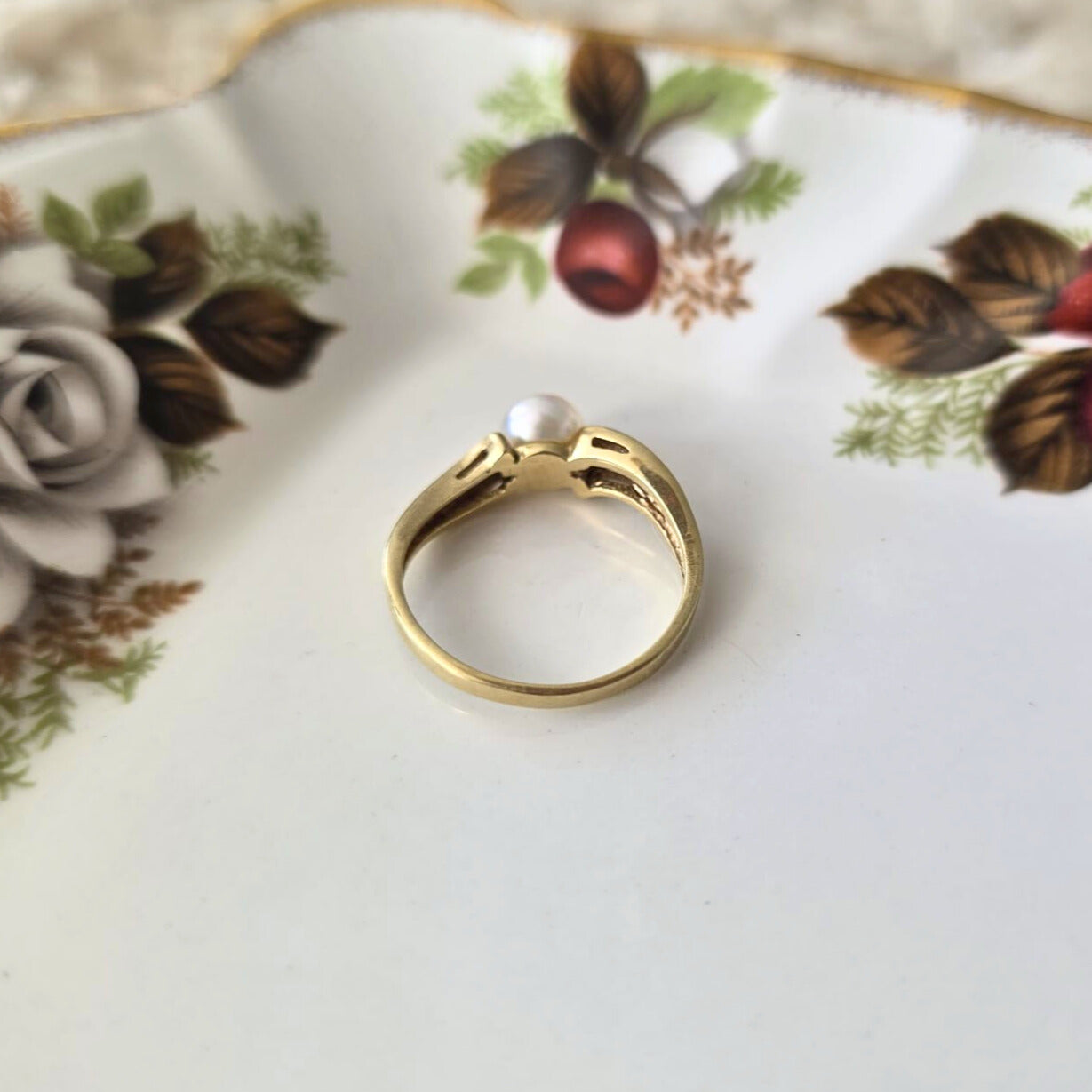 Vintage 14k gold ring with pearl