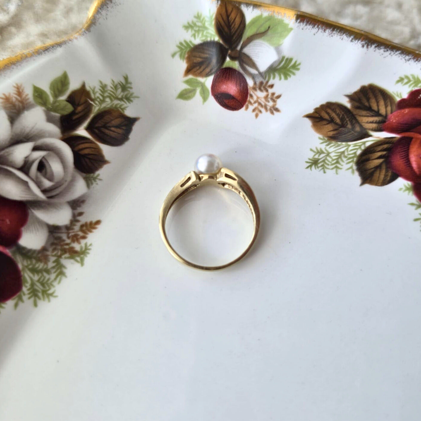 Vintage 14k gold ring with pearl