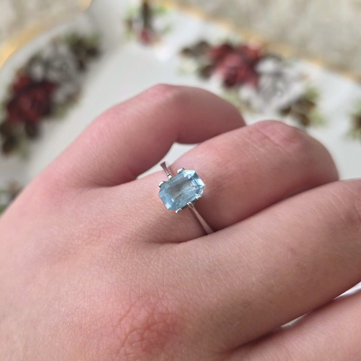 Vintage 14k white gold ring with aquamarine