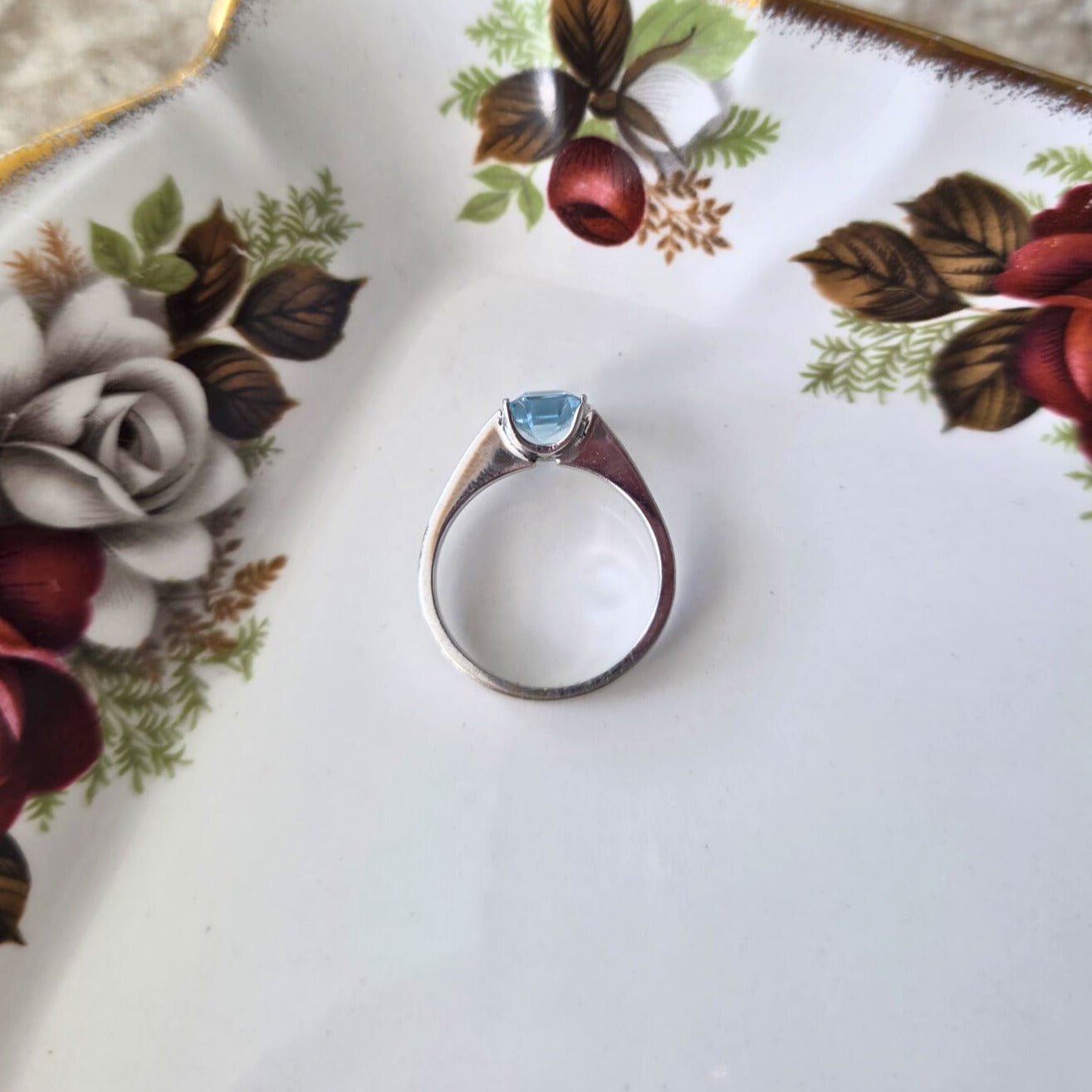 Vintage 14k white gold ring with aquamarine