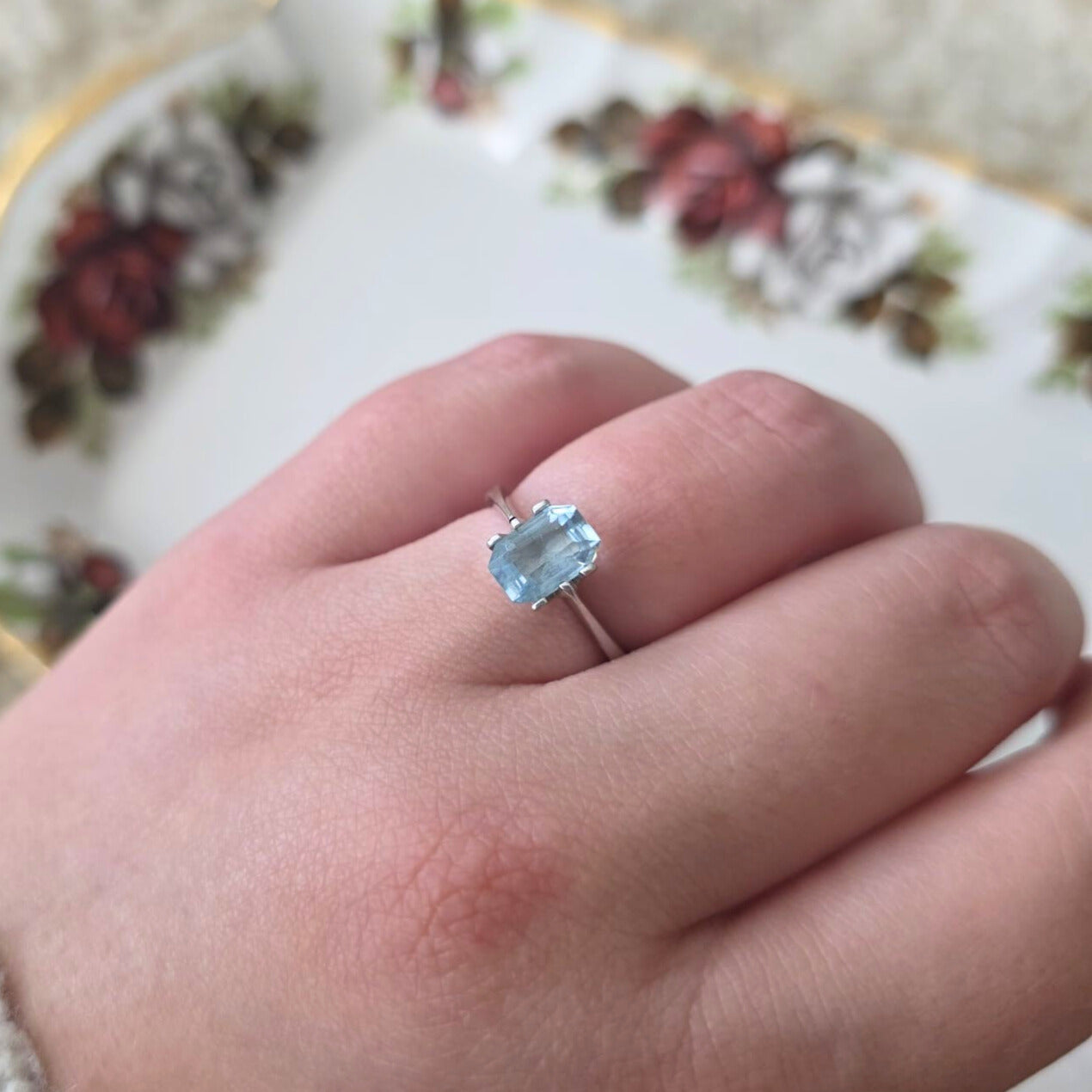 Vintage 14k white gold ring with aquamarine